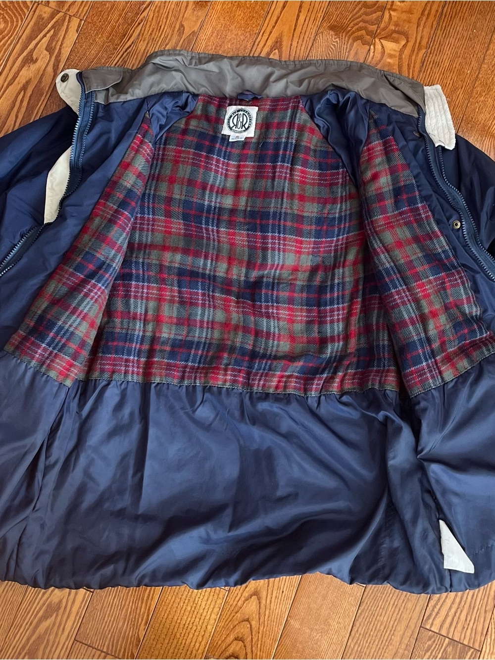 Women’s Cozy Cabin Vintage R&R Navy Puffer Jacket with fleece plaid Lining M